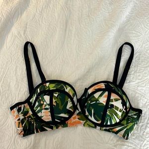 Swimsuits for all - palm print wire bikini top size 8